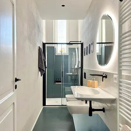 The Sunshine, With Eco-friendly Design & Rothko Apartman